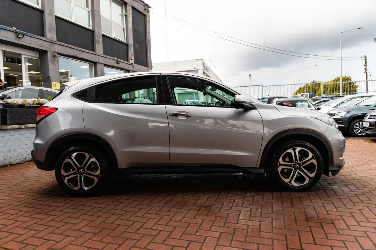 Honda HR-V 1.5 I VTEC ES 5DR ESTATE // 82,000KMS - Image 2