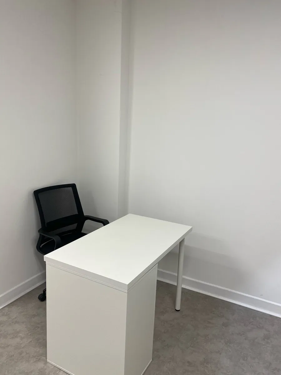 Beauty room or stations for rent - Image 1