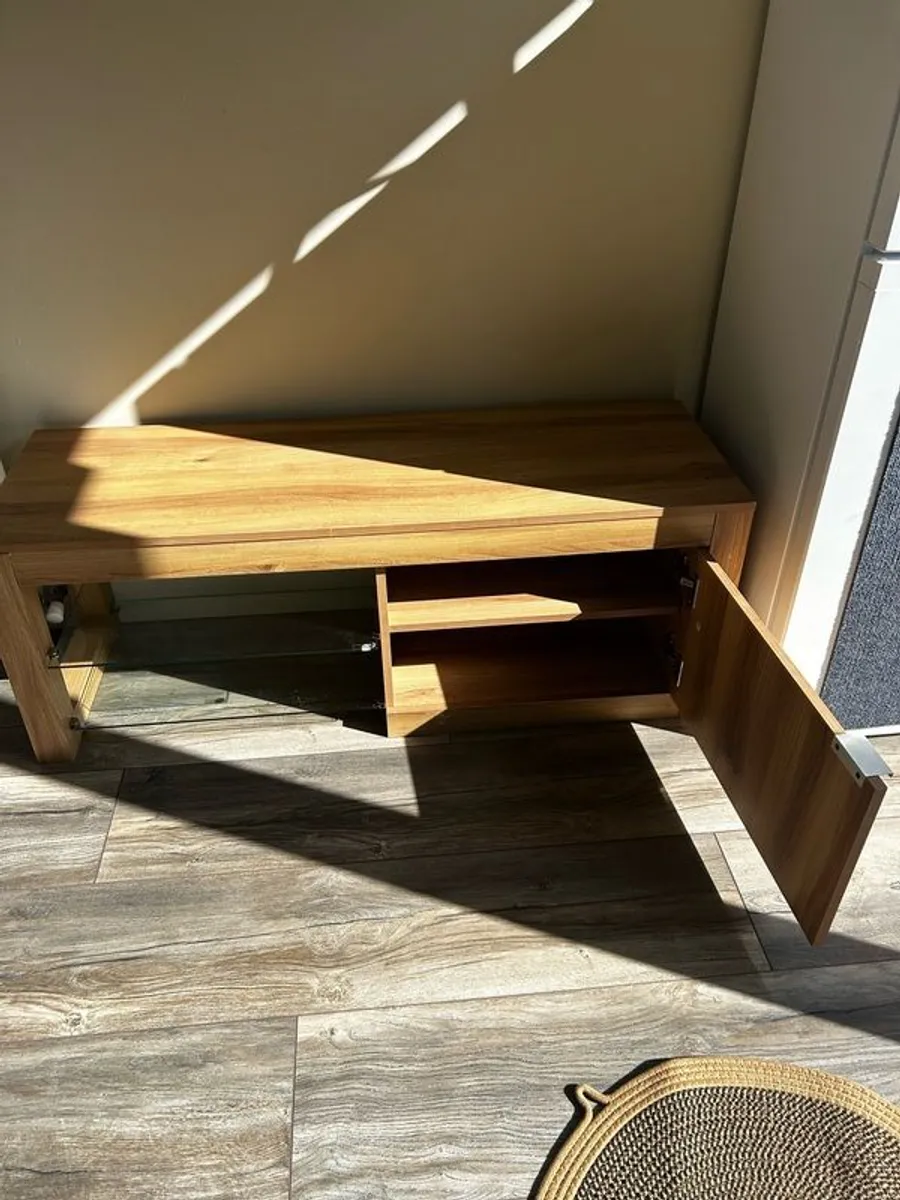Table for TV - Image 1