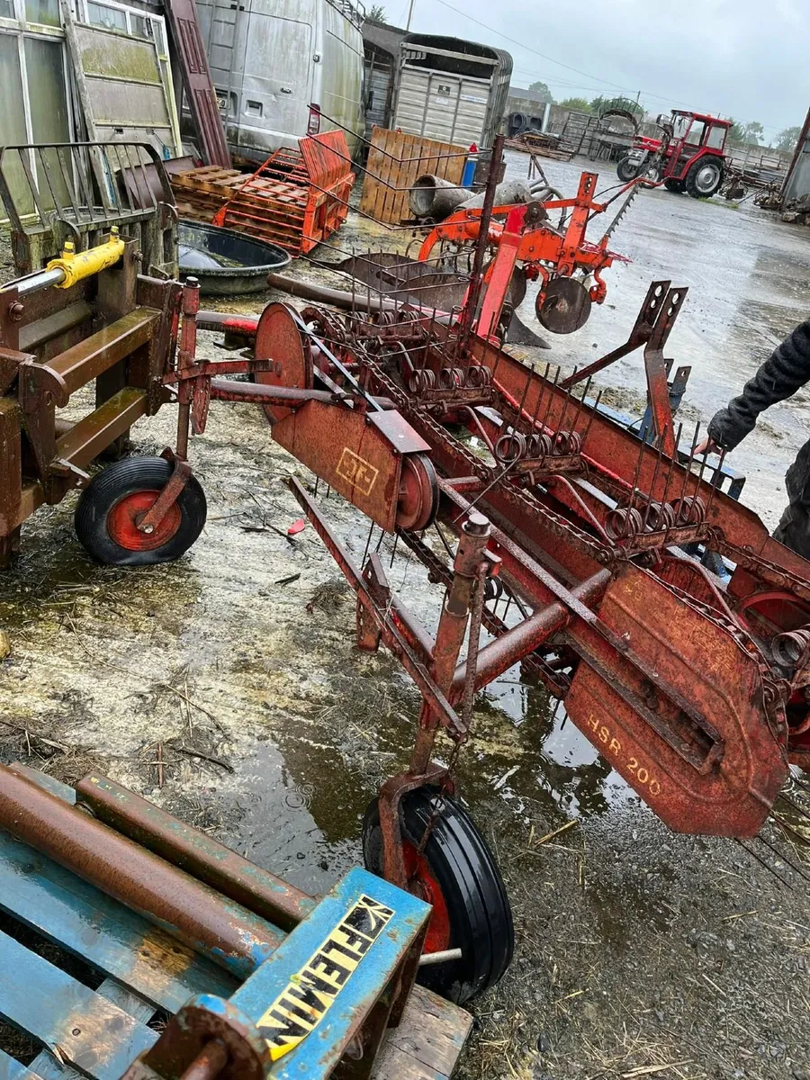 Antique farm machinery - Image 4
