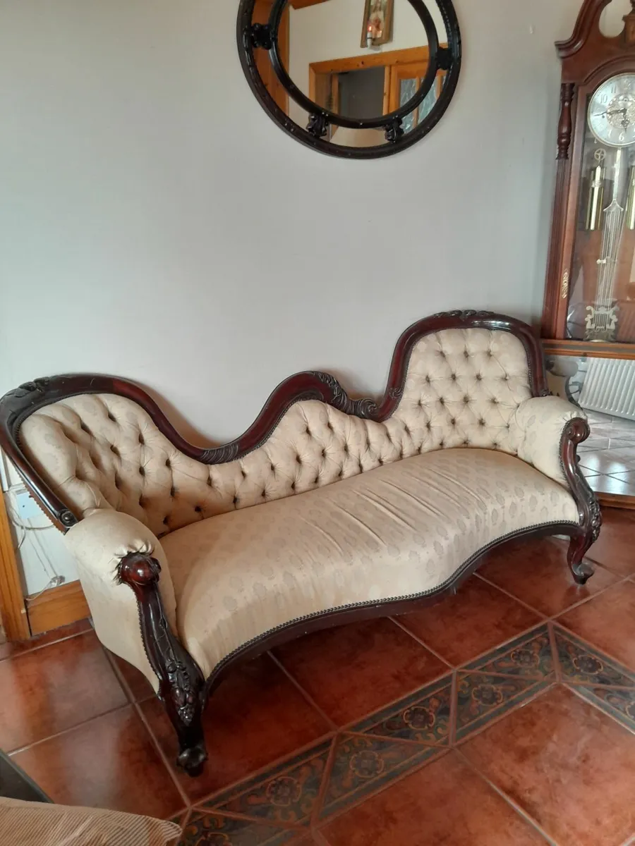 Antique sofa - Image 2