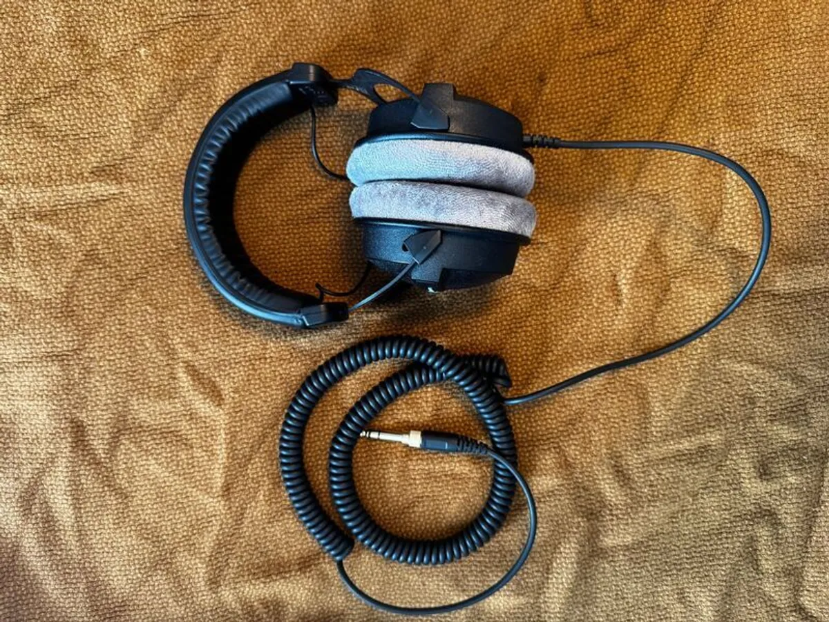 Beyerdynamic DT 770 Pro Headphones 250 Ohm - Image 2