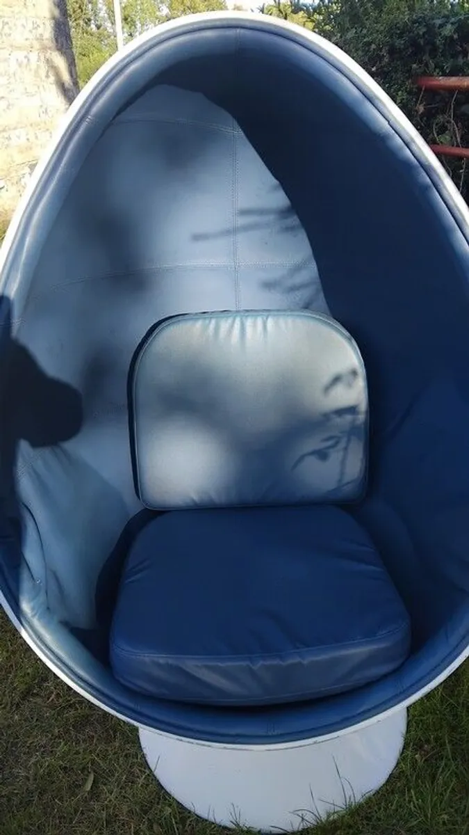 Vintage Italian chair leather interior. - Image 3
