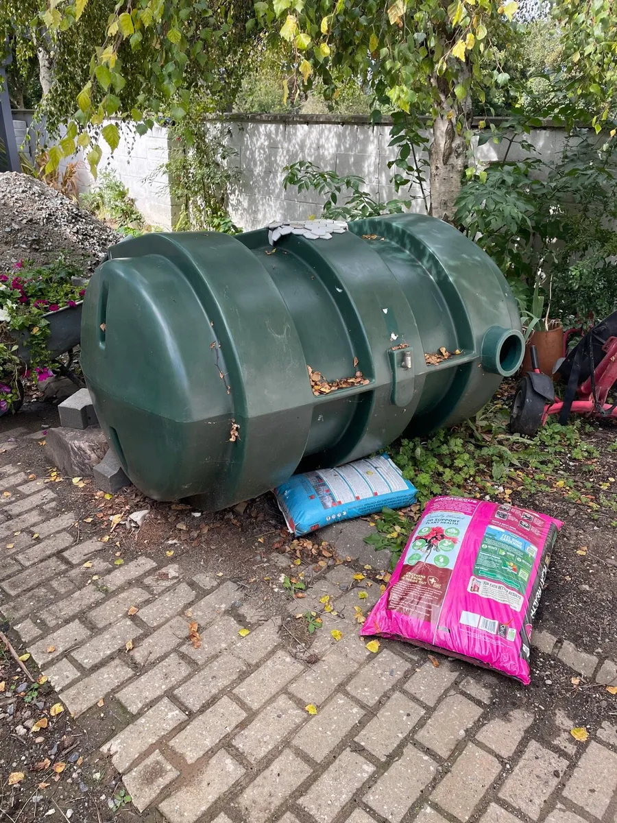 Oil tank