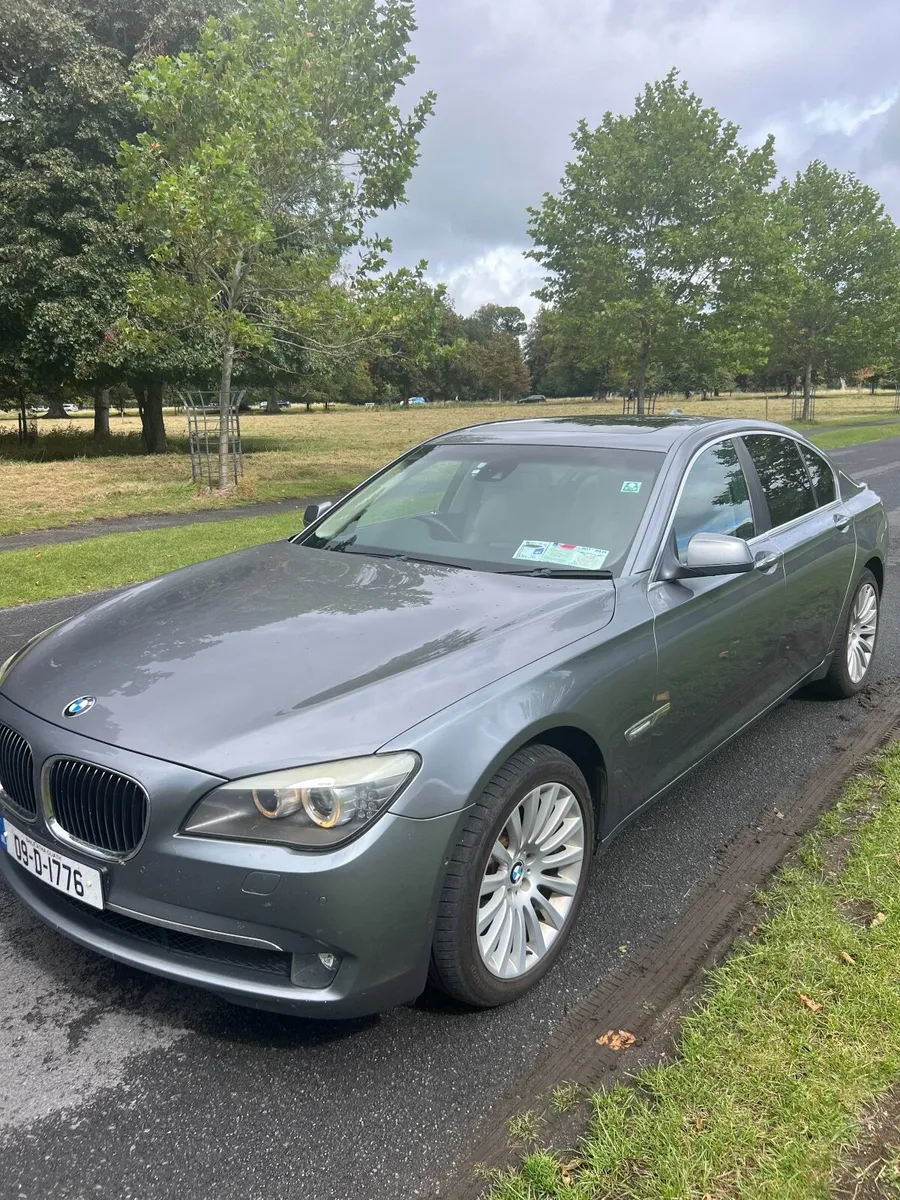 BMW 7-Series 2009 - Image 1
