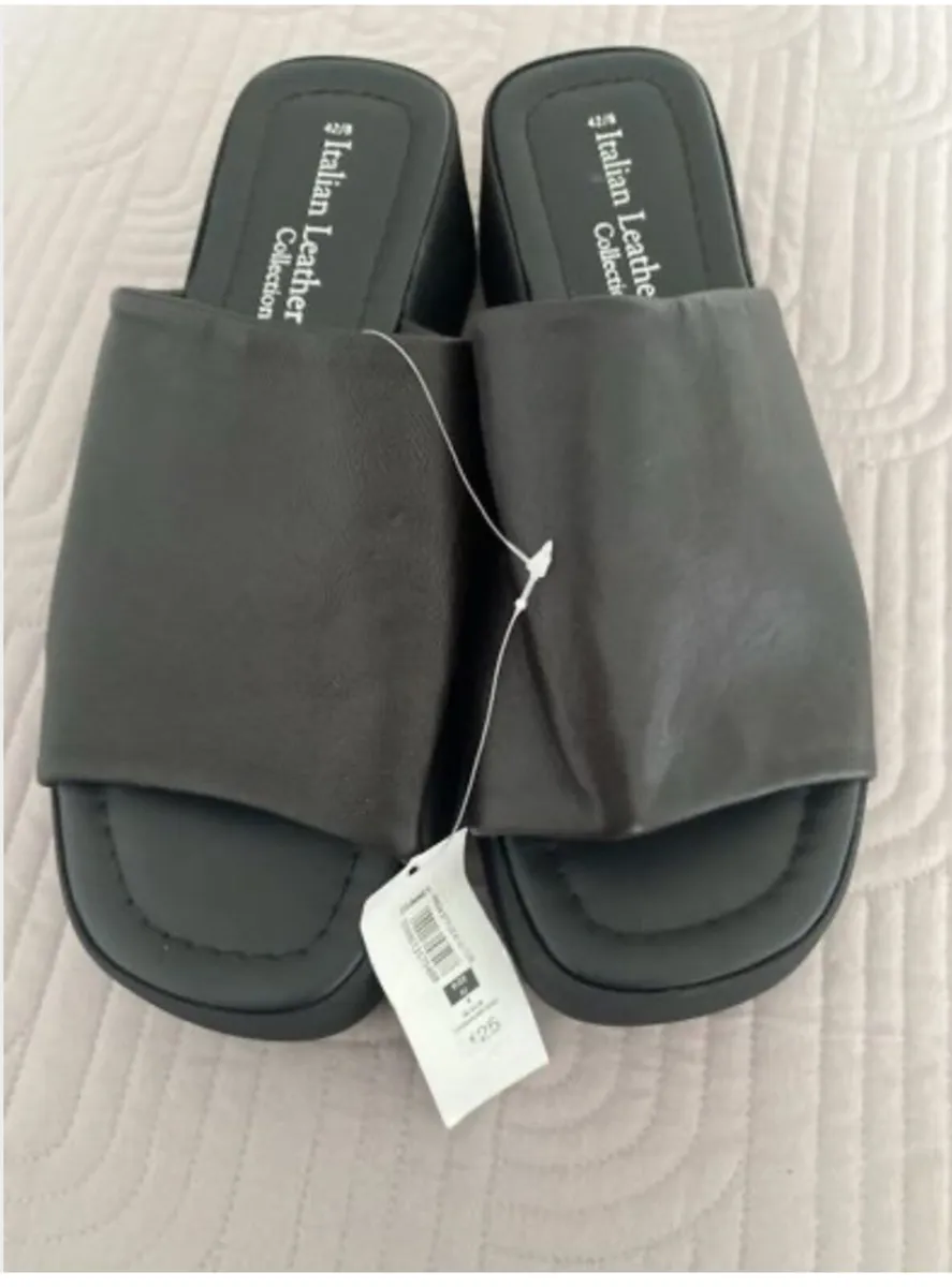 Dunnes Black Sandals Size 8 - Image 1