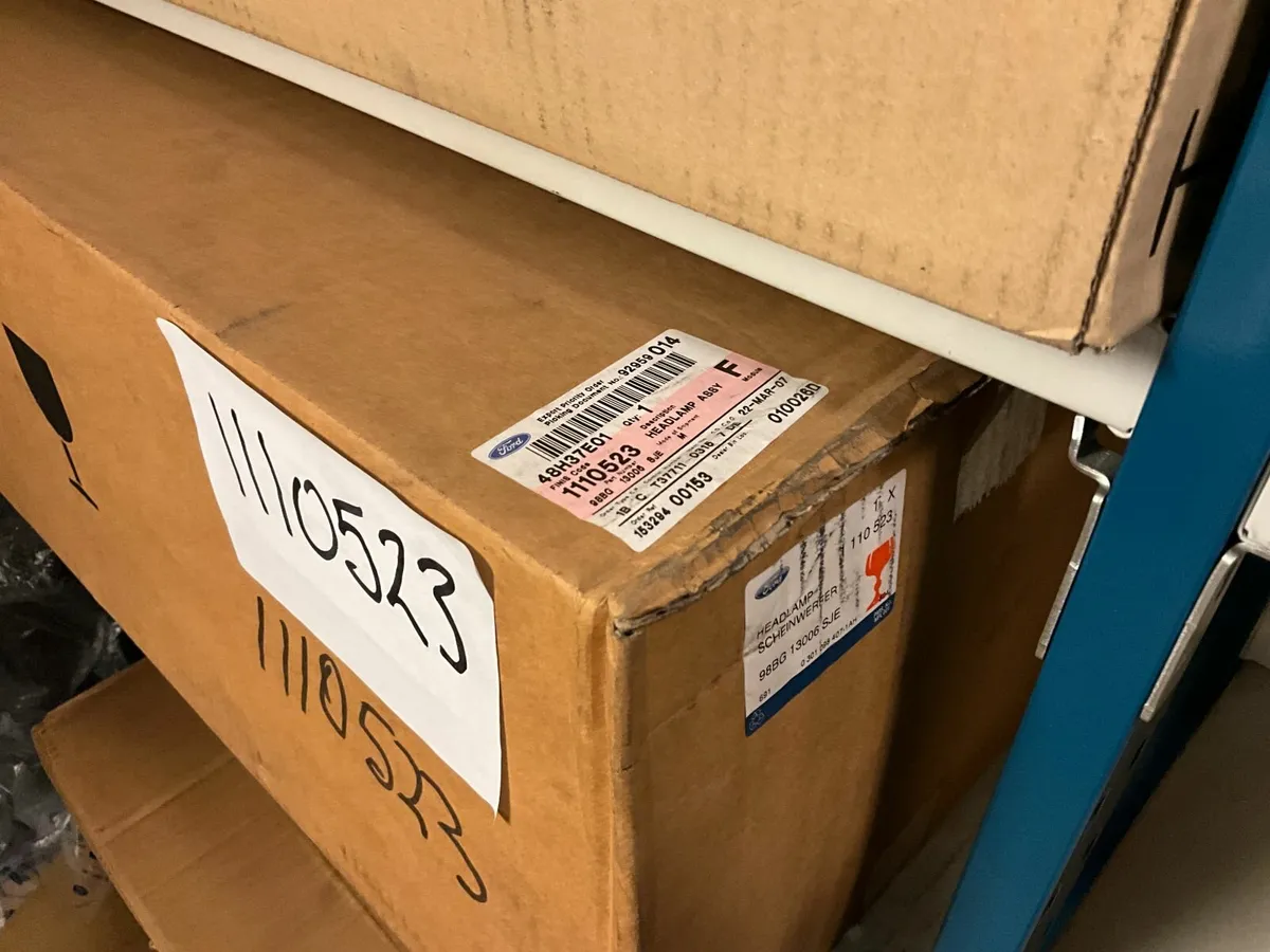 Online Auction Of A Selection of Vehicle Lamps - Image 4