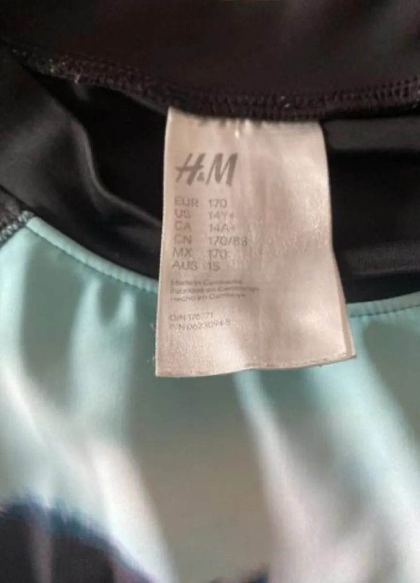 H&M Sun Protector Wet Top - Image 4