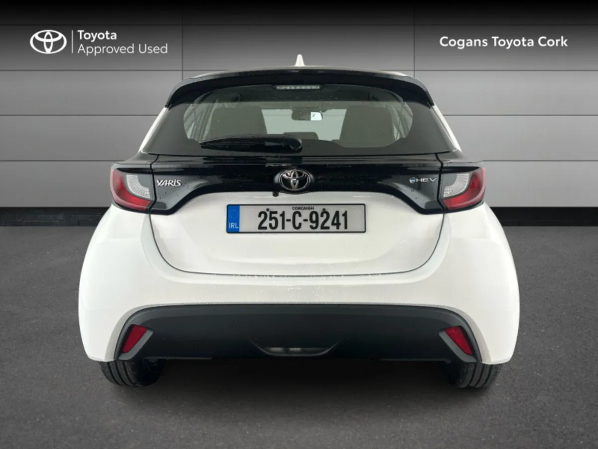 Toyota Yaris Hybrid Luna - Image 4