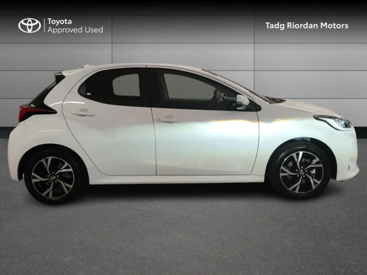 Toyota Yaris HYBRID LUNA-SPORT - Image 3