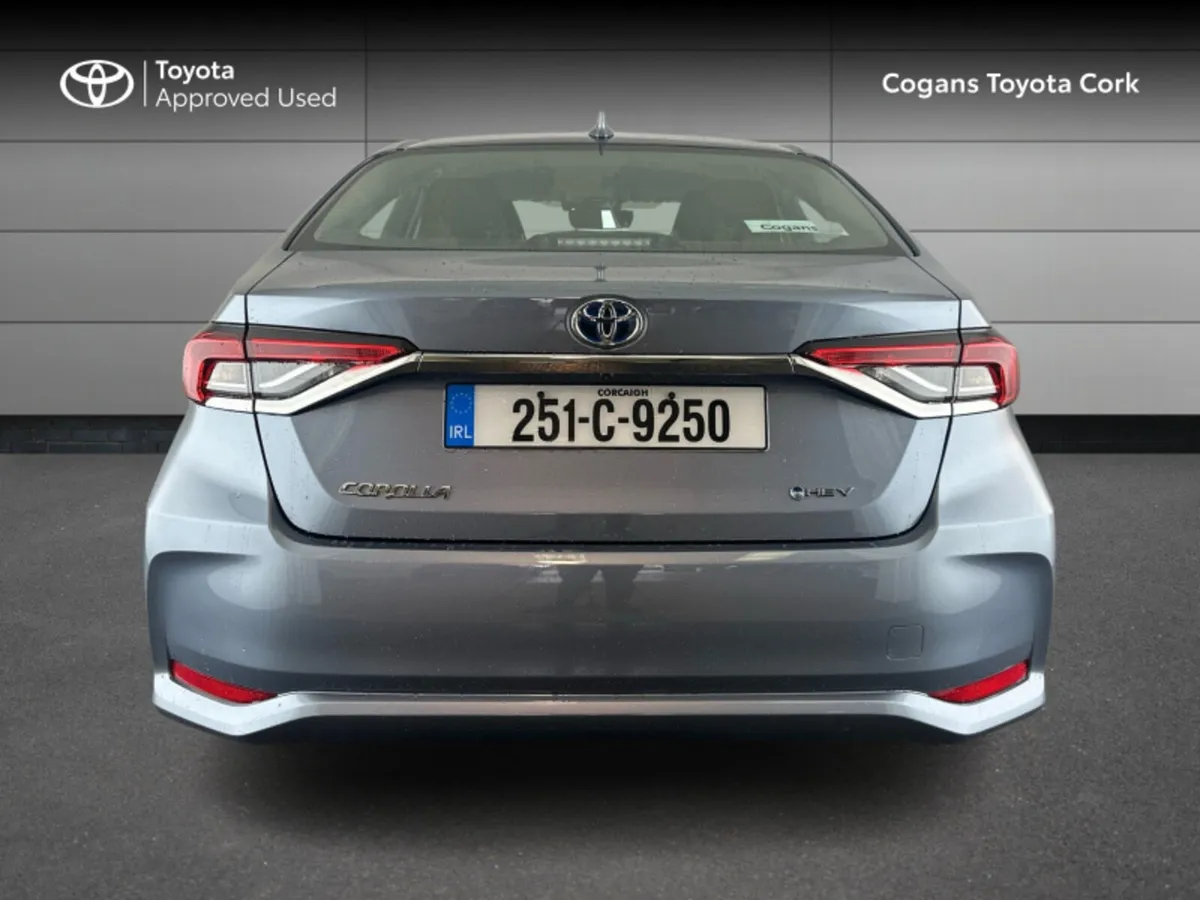 Toyota Corolla Luna Saloon - Image 4