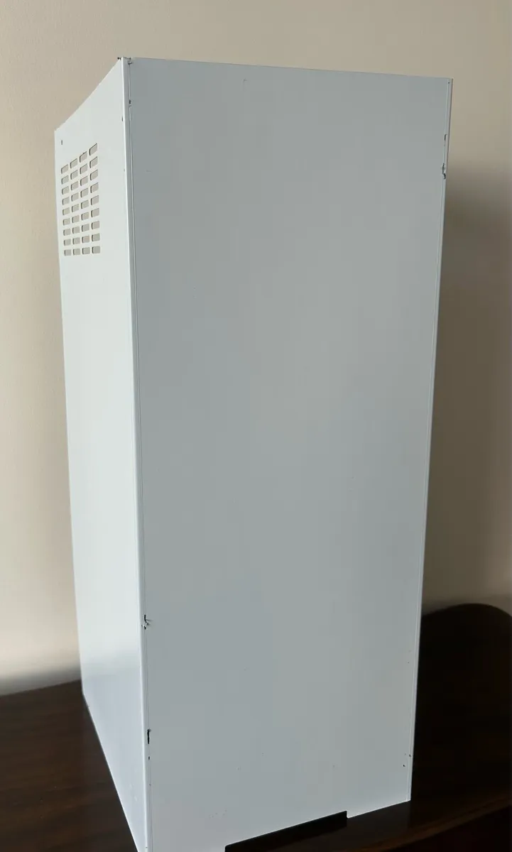Cooker hood upper chimney - Image 1