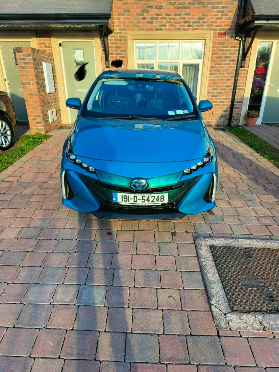 Toyota Prius PHV plug in hybrid - Image 2
