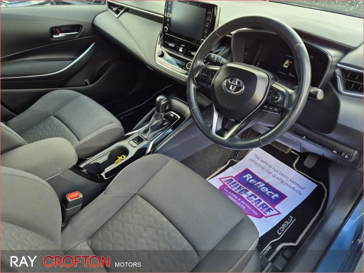Toyota Corolla 1.8 Hybrid Luna - Image 2