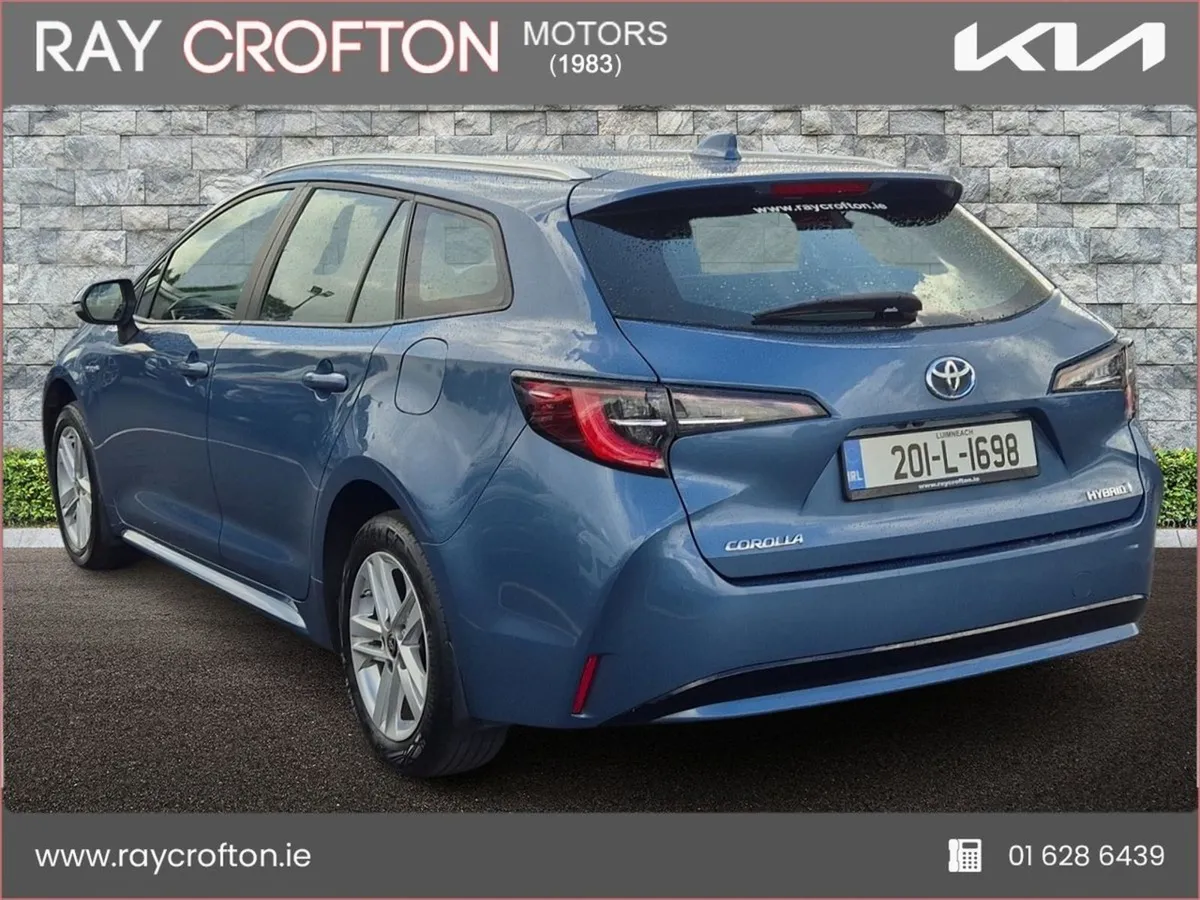 Toyota Corolla 1.8 Hybrid Luna - Image 3