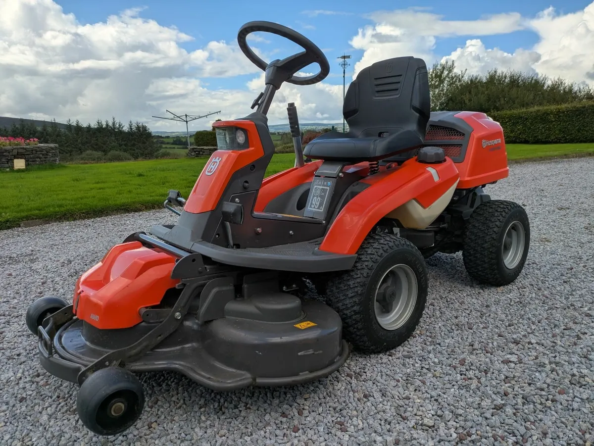 Husqvarna R216T AWD - Image 1