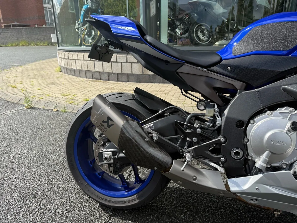 2015 Yamaha R1 - YZF-R1 - Image 3