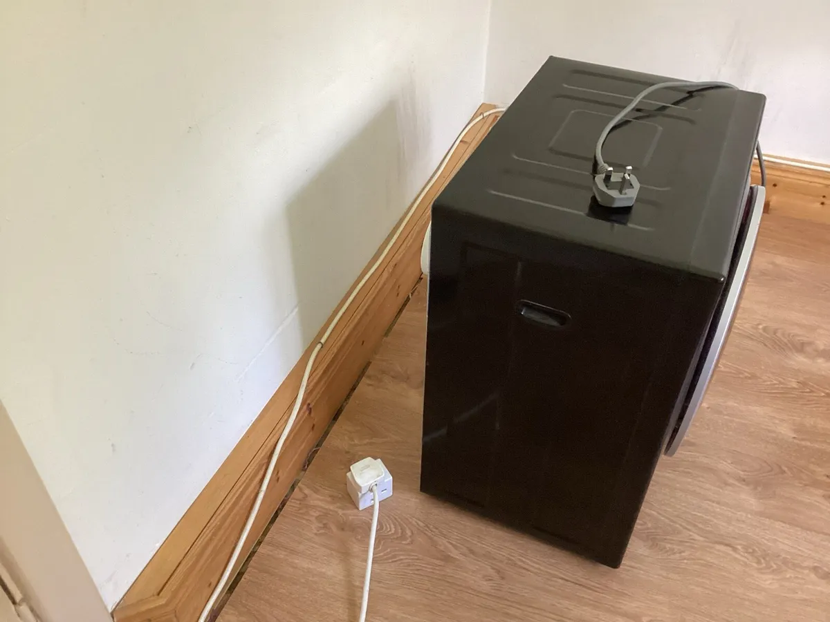 Russell Hobbs 2.5kg mini tumble dryer - Image 4