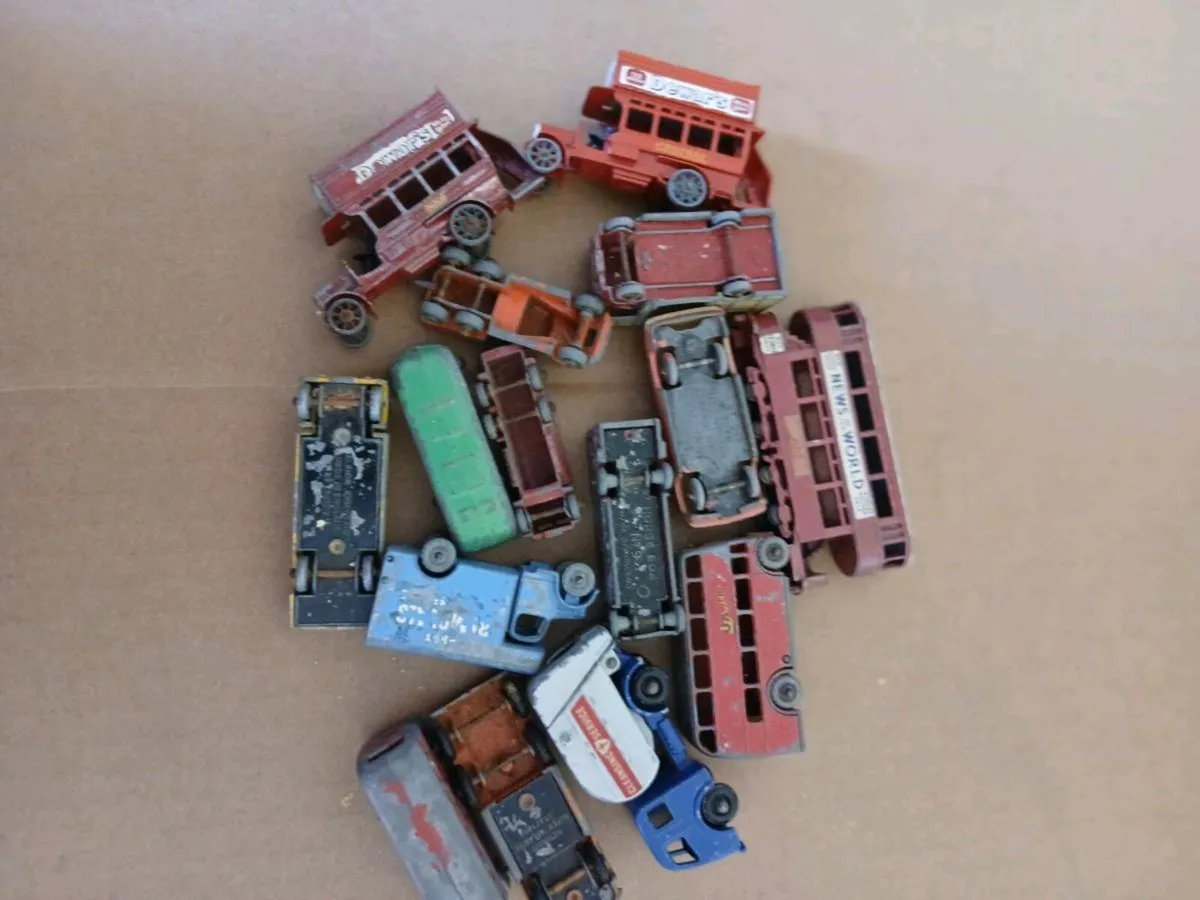 JOB LOT OF VINTAGE  CARS ETC - Image 1