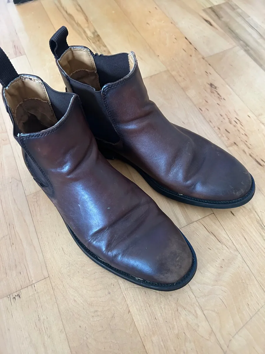 Brown boots - Image 1