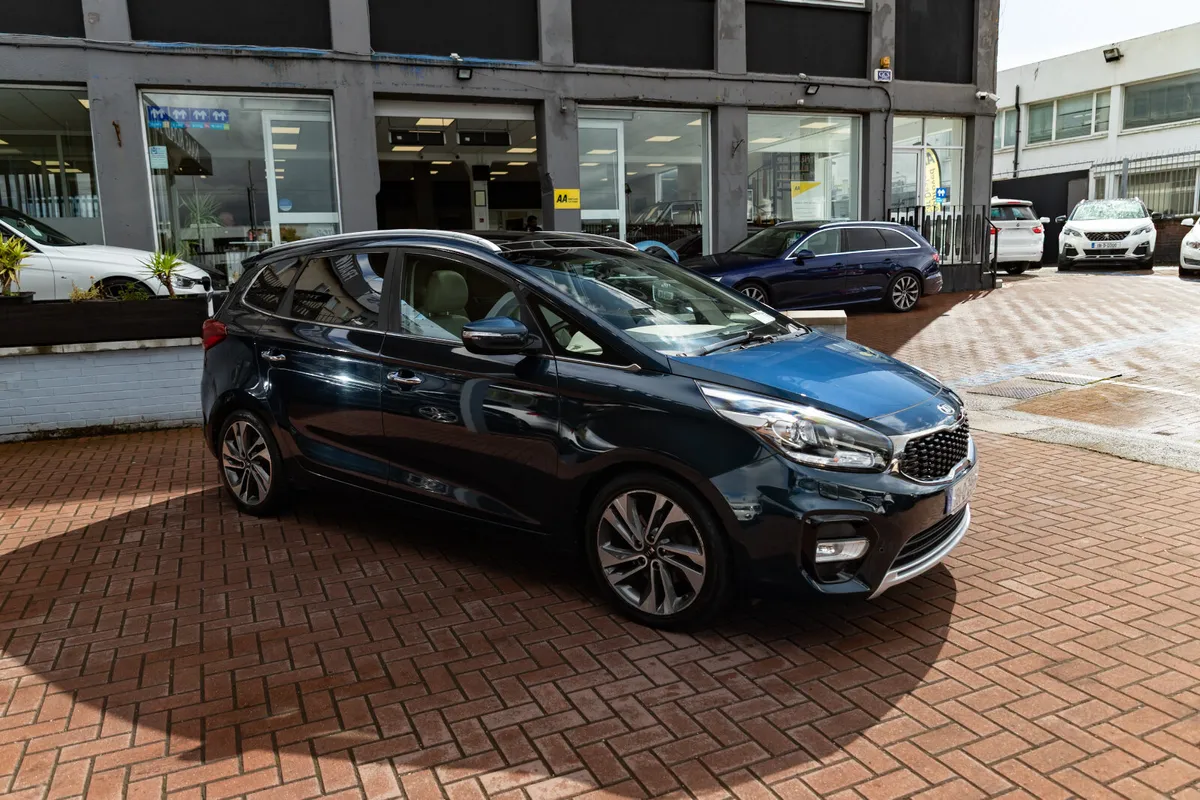Kia Carens 1.7CRDI GSE EDITION 7 SEATER 5DR ESTATE - Image 1