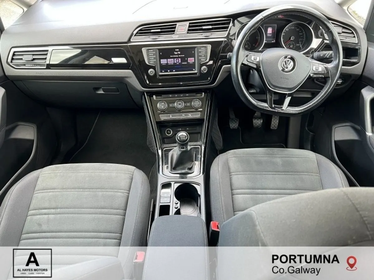Volkswagen Touran 7 Seater Highline Bluemotion 1. - Image 2