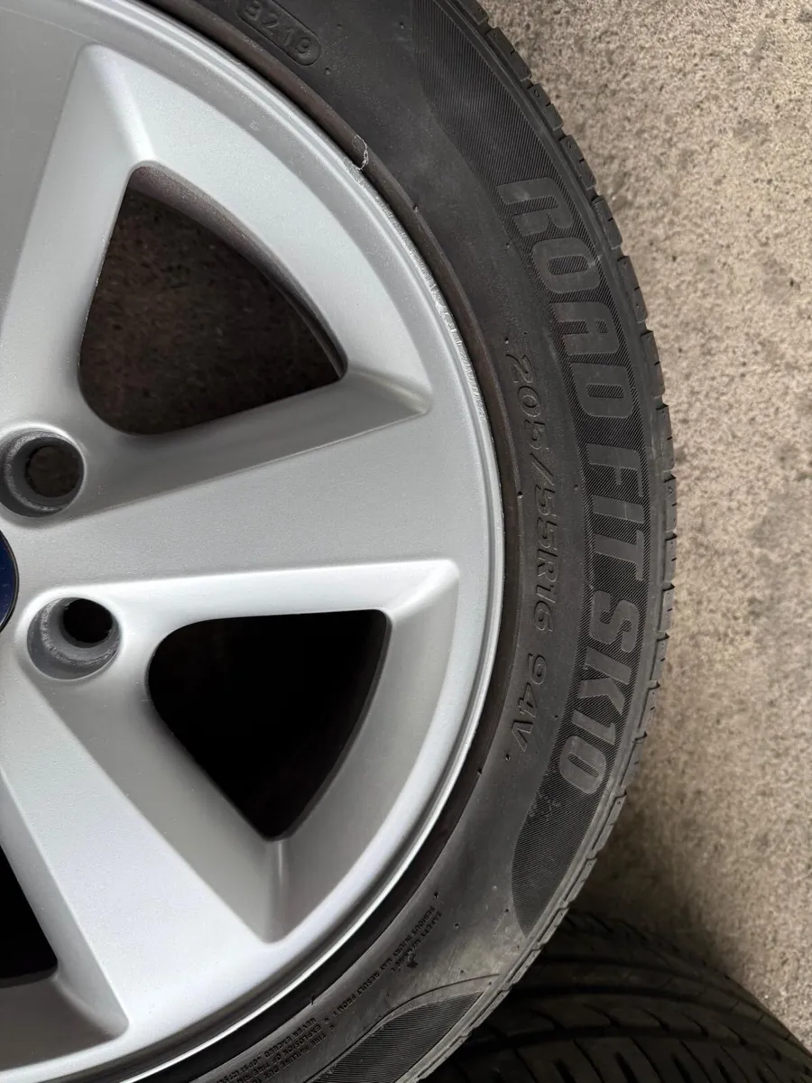 Ford Focus Alloy Wheels & Tyres 205/55R16 - Image 4