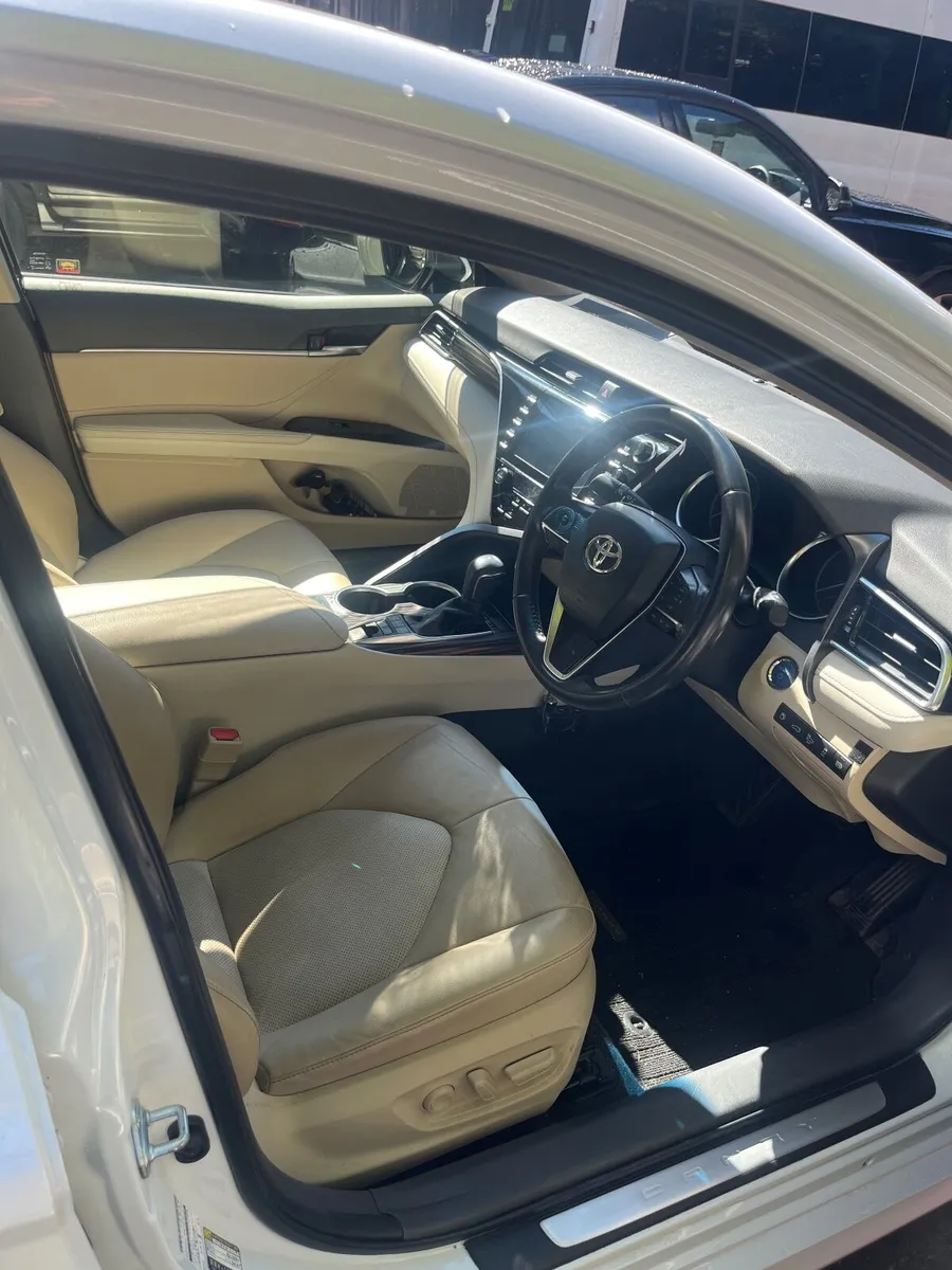 Toyota Camry 2017 - Image 3