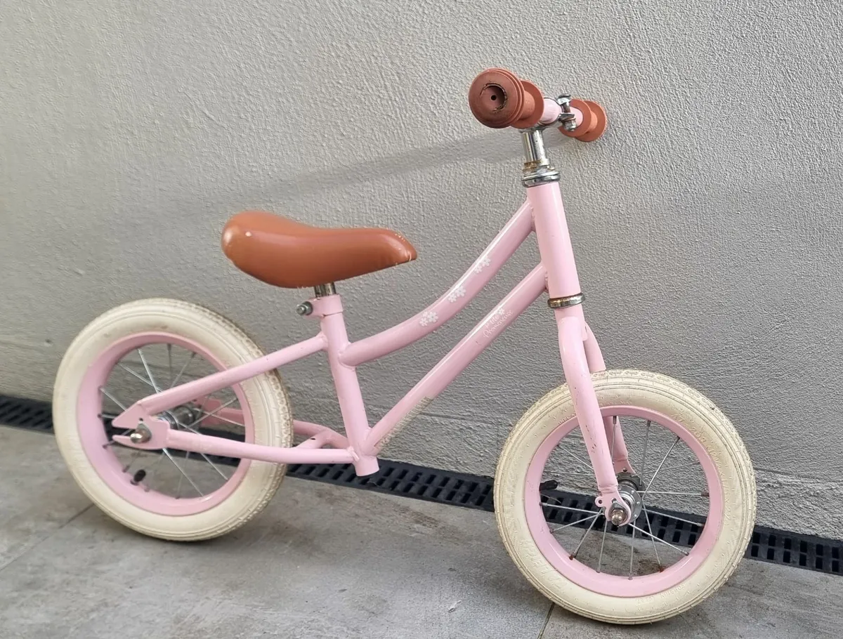 Funbee Balance Bike Girl - Image 3