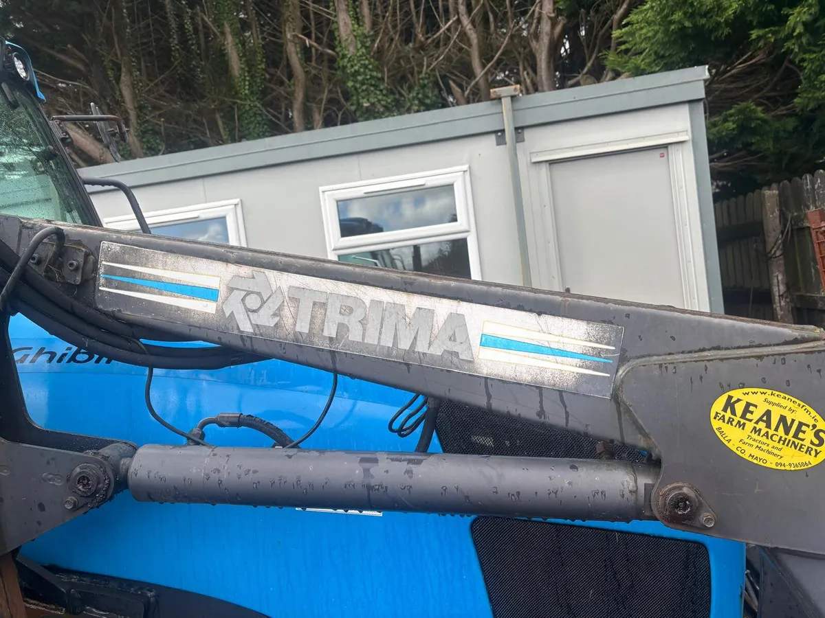 Trima 220 front loader - Image 3