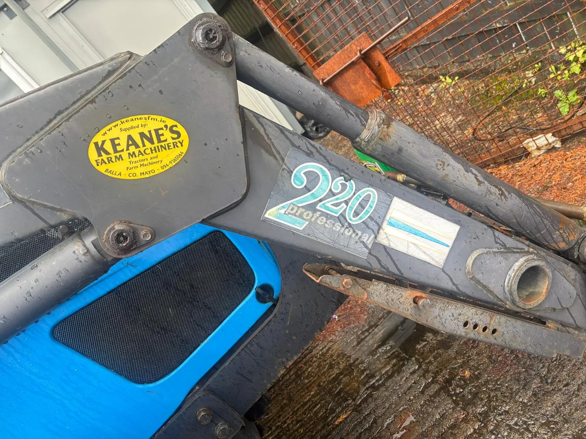 Trima 220 front loader - Image 2