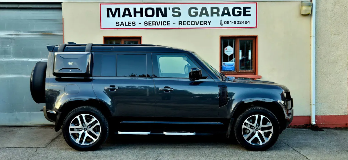 2023 LAND ROVER DEFENDER 3.0D  3 SEATER HARD TOP - Image 2