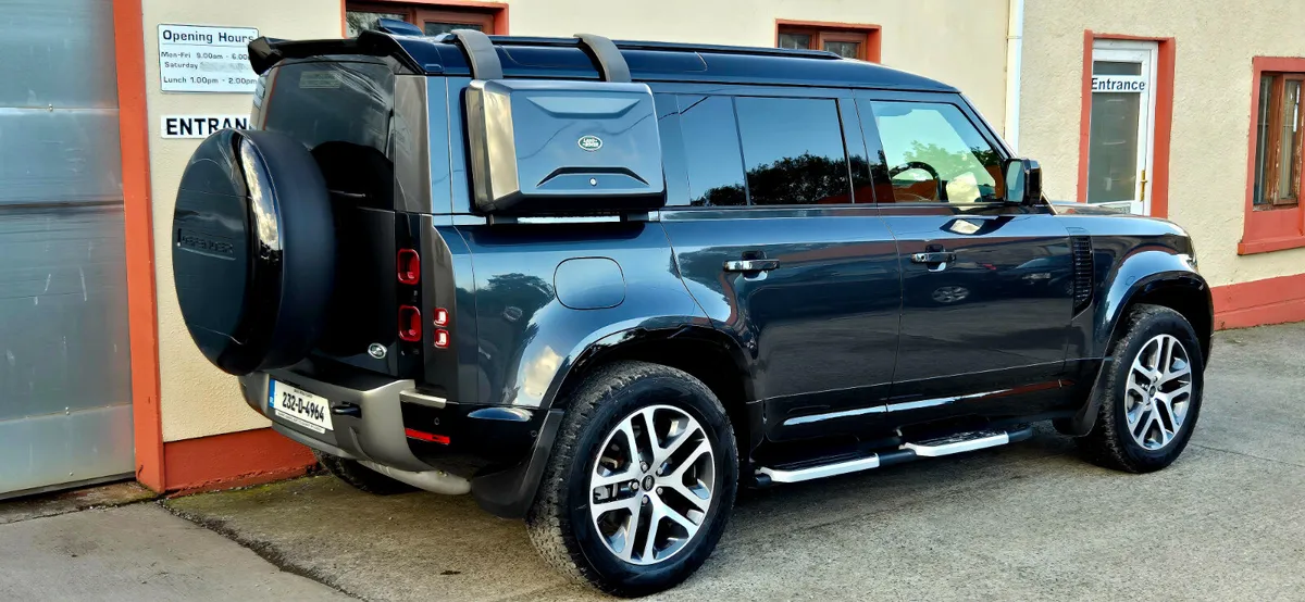 2023 LAND ROVER DEFENDER 3.0D  3 SEATER HARD TOP - Image 3