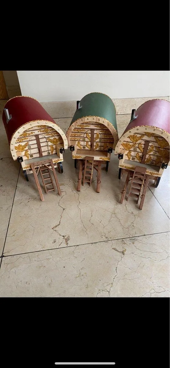 Handmade wooden old fashioned wagons - Image 1