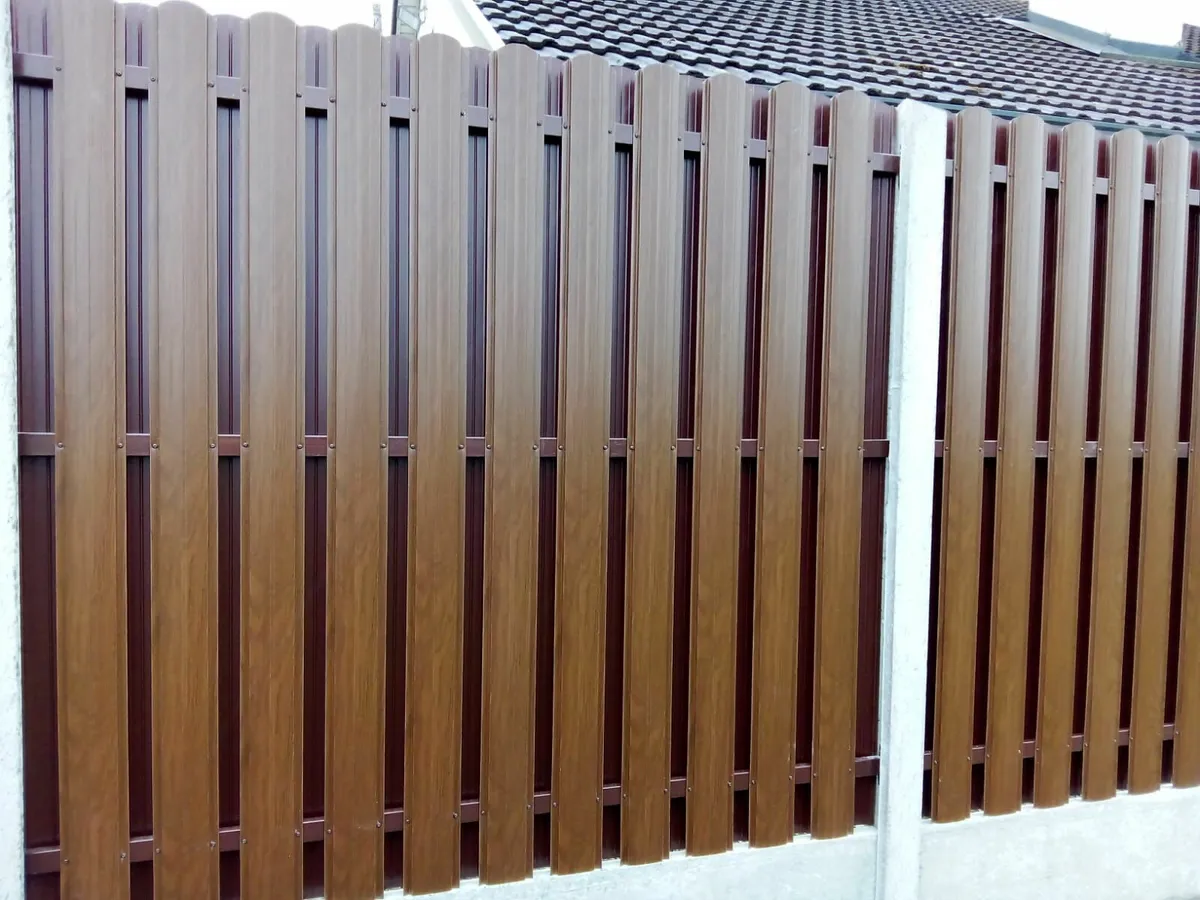 Metal panels,concrete posts - Image 4