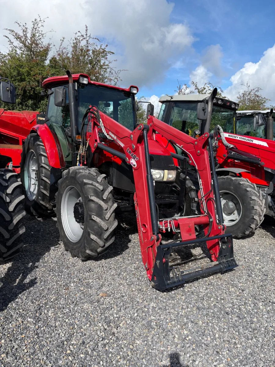 Case Farmall 115A Tractor - Image 3