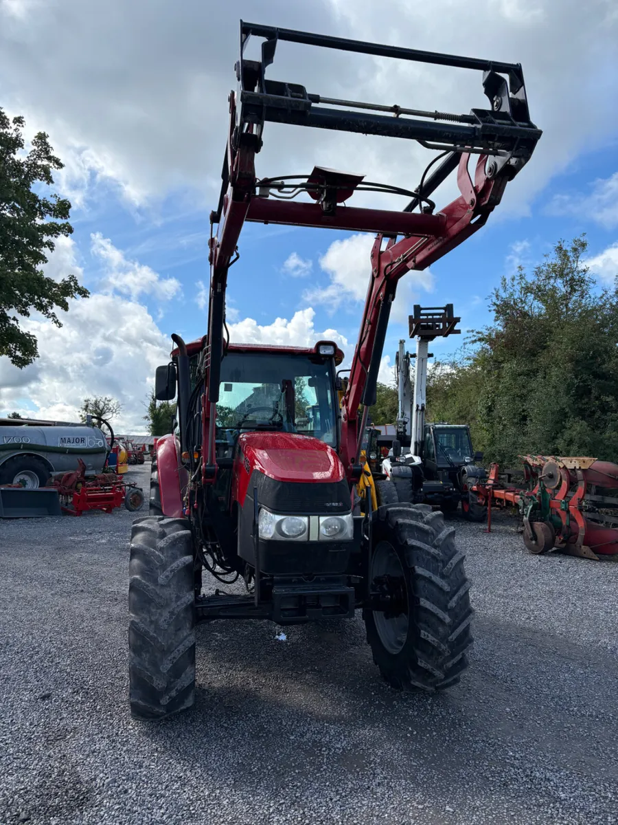 Case Farmall 115A Tractor - Image 2