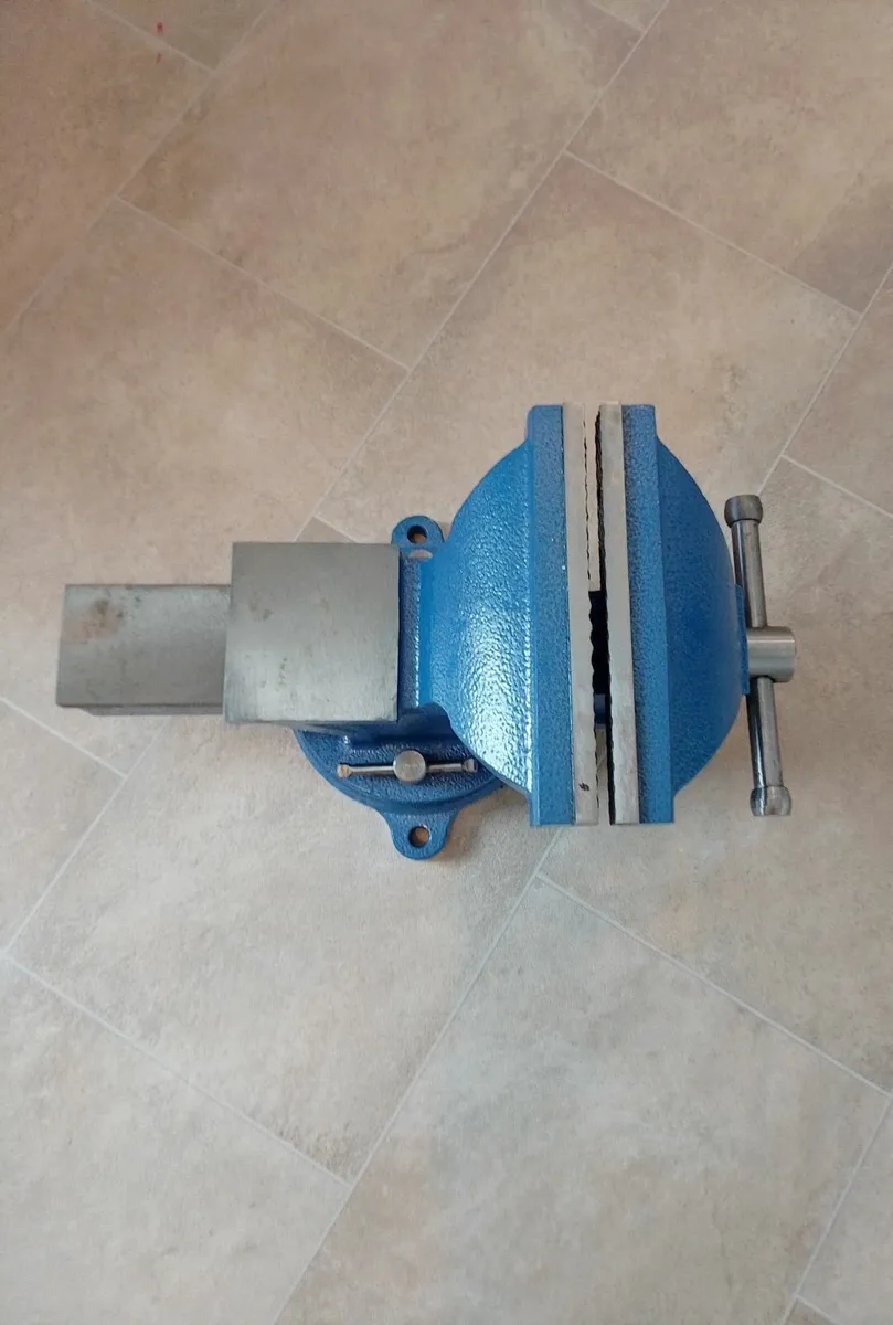 Bench  Vice 8  with  swivel  Base - Image 2
