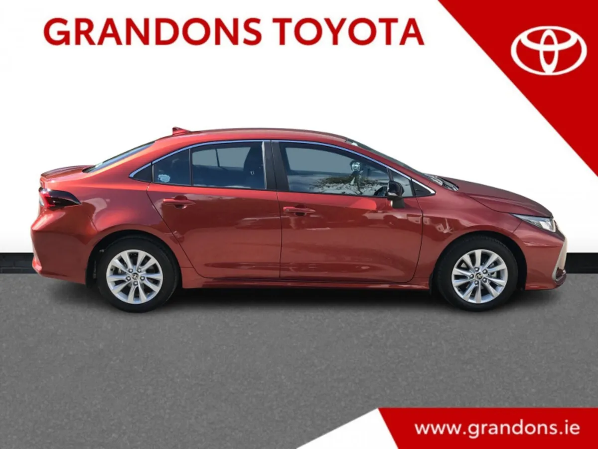 Toyota Corolla SALOON LUNA - GRANDONS - Image 3