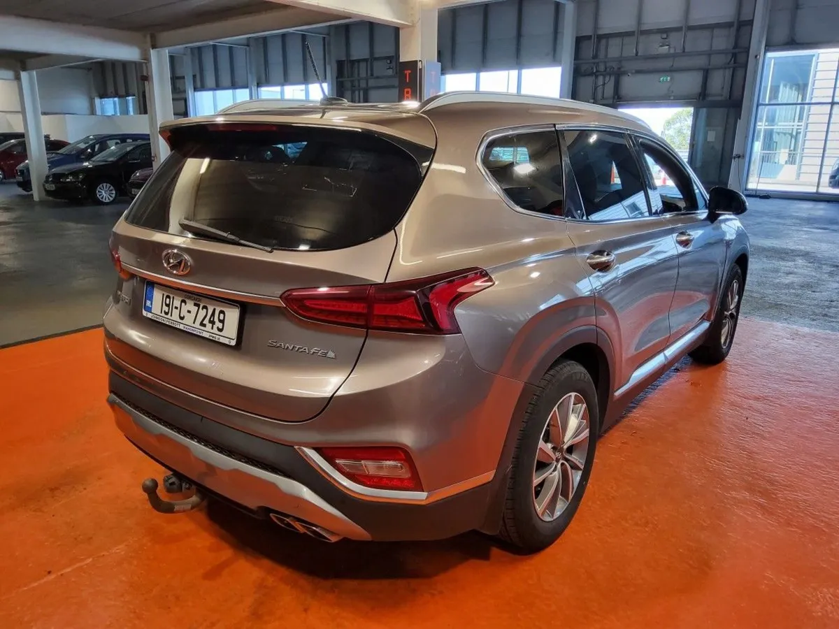 Hyundai Santa Fe 2.2 Crdi 2WD Executive Plus - Image 3