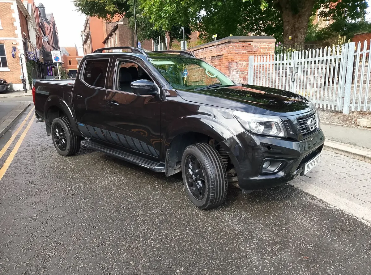 Nissan Navara 2017 . Auto. No vat. - Image 2
