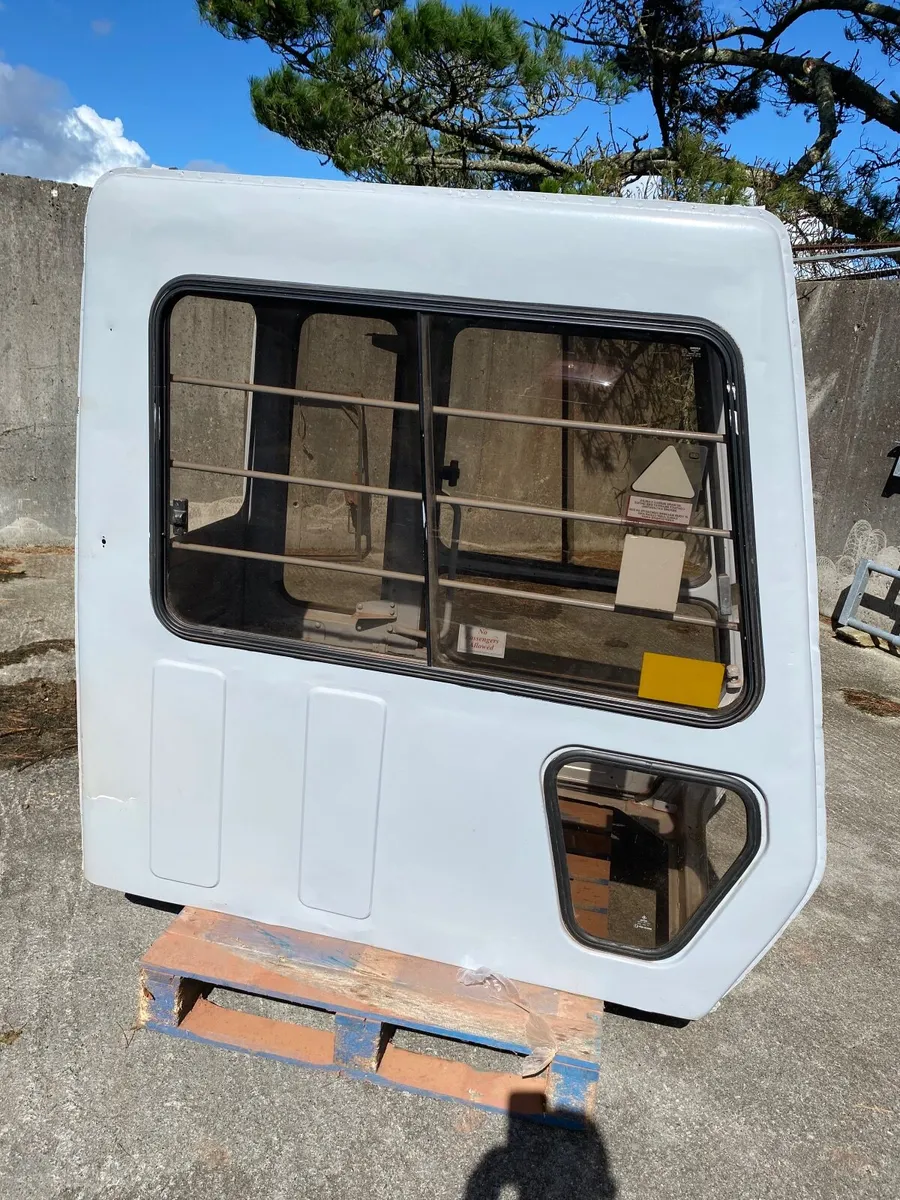 Ex 120 Cab for sale - Image 3