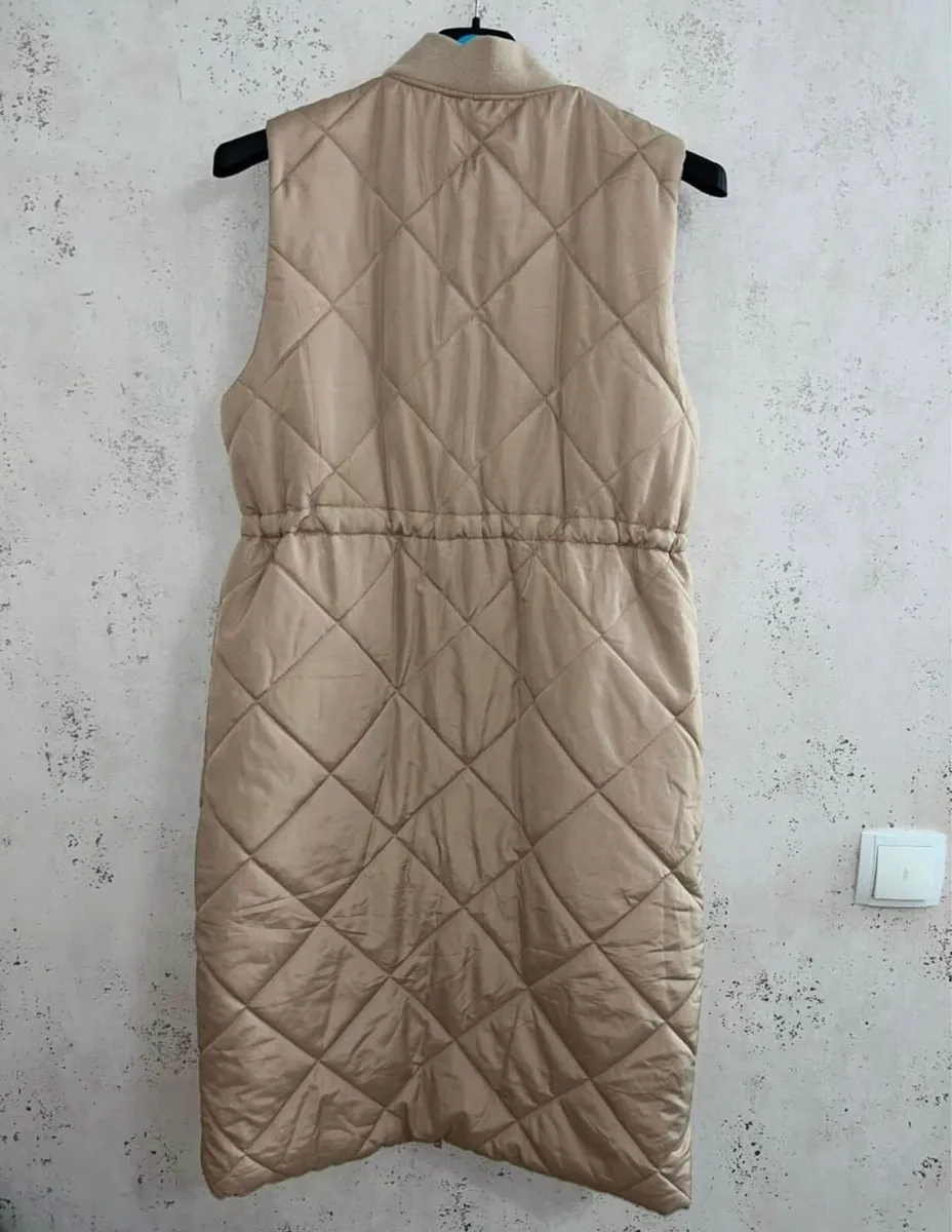 Women Vest like new - Image 2