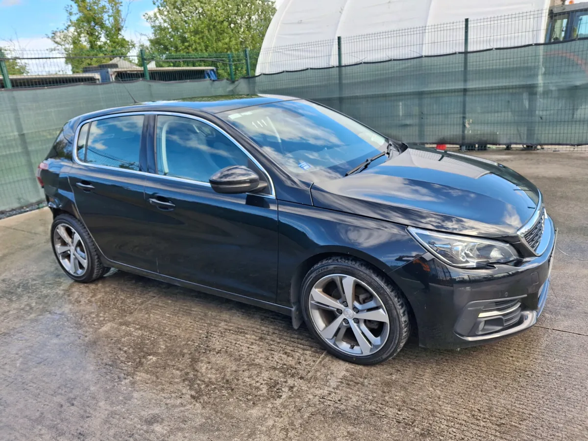 182 Peugeot 308  Diesel  Light Damage - Image 3