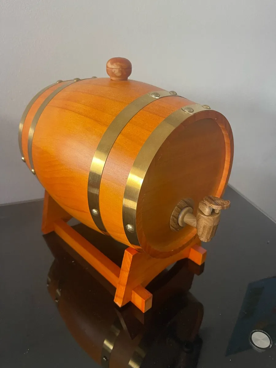 3L. Wooden barrel