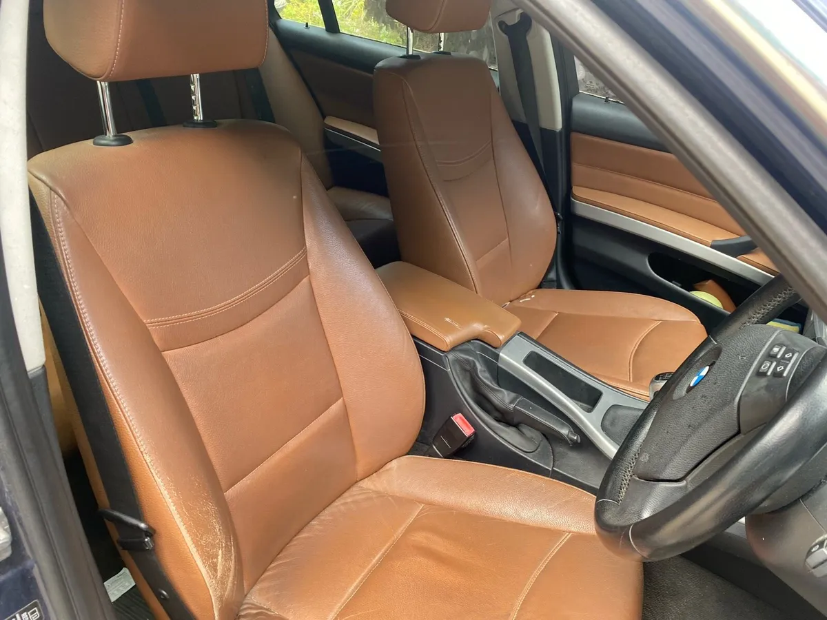 BMW 118d 2011 lci - Image 2