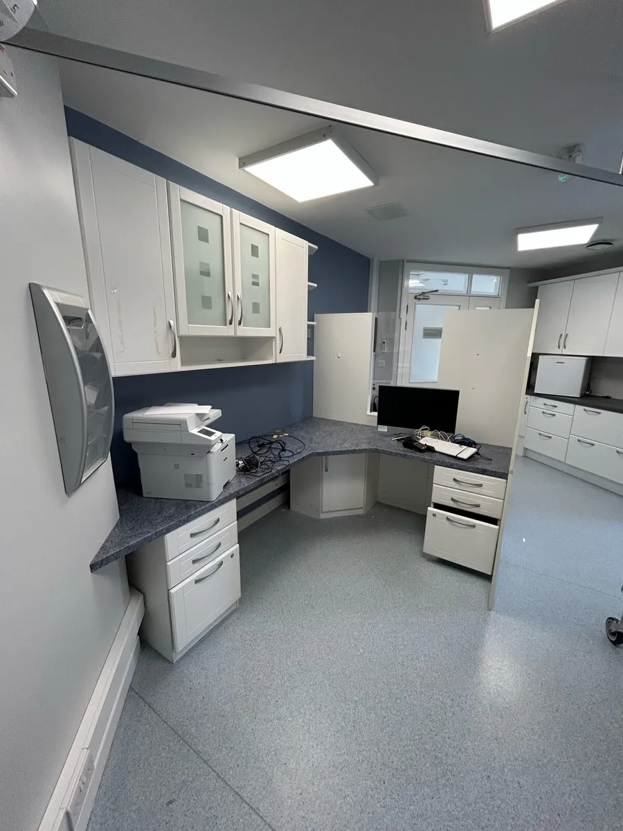 Cabinets and units - Image 2