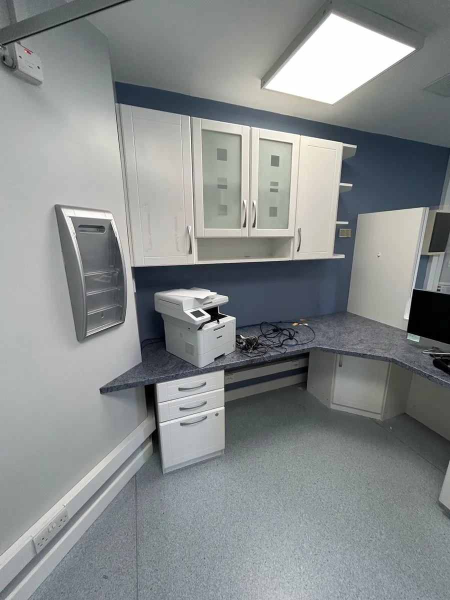 Cabinets and units - Image 3