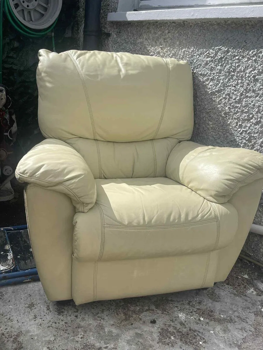 Cream couches for sale - Image 2