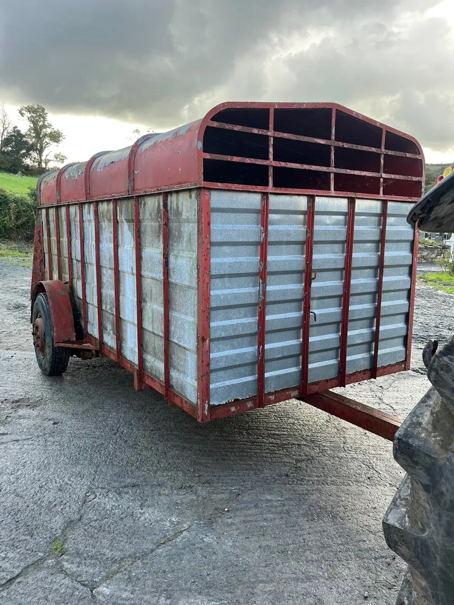 Cattle trailer - Image 1